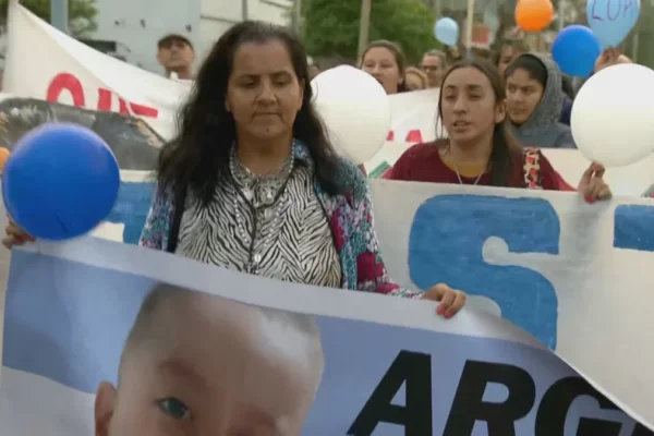 La familia de Loan se reunió con el gobernador