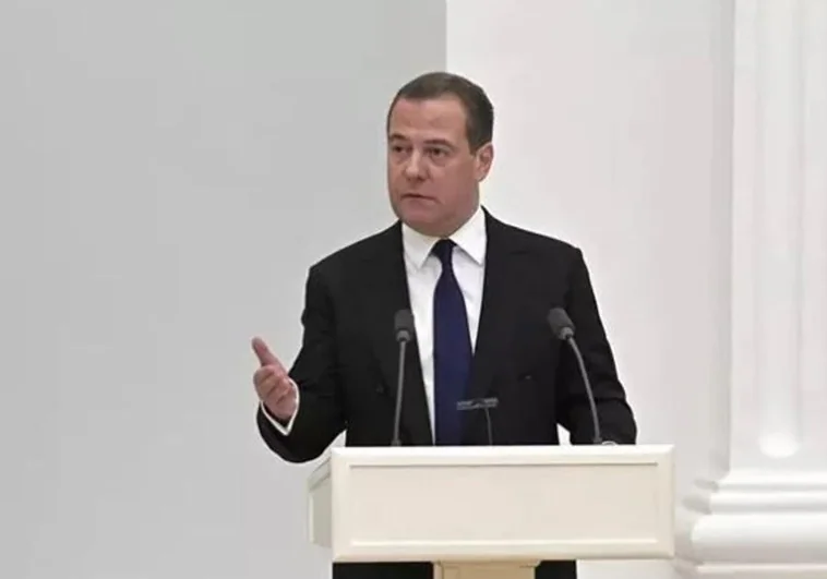 Medvedev advierte a Kiev de un «aumento radical de los ataúdes» si siguen adelante con sus ataques en Kursk