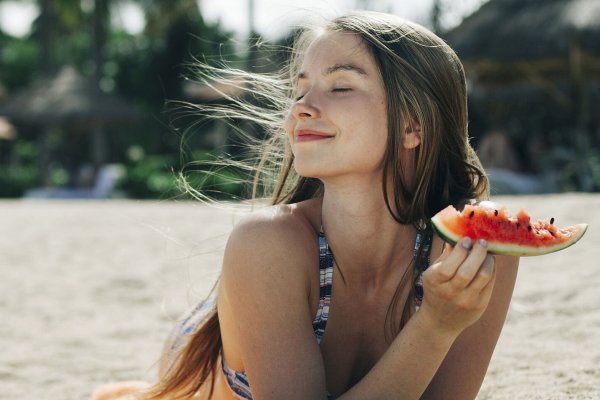 3 claves de la dieta de la felicidad de Arthur Brooks, gurú de Harvard: 