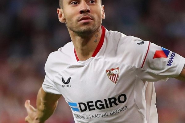 El DT de Sevilla, contundente sobre el futuro de Montiel: 