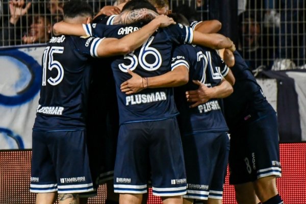 Gimnasia le ganó a Argentinos Juniors en un final con mucha polémica