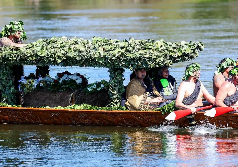 Los indígenas maorí de Nueva Zelanda nombran a su nueva Reina