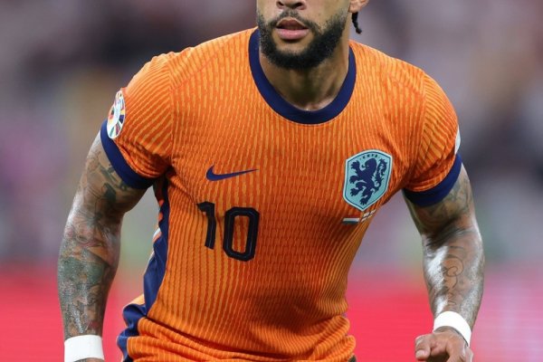 Bombazo total: Memphis Depay es refuerzo de un gigante sudamericano