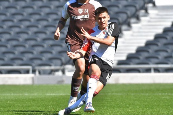 River goleó a Platense en un amistoso informal en El Monumental