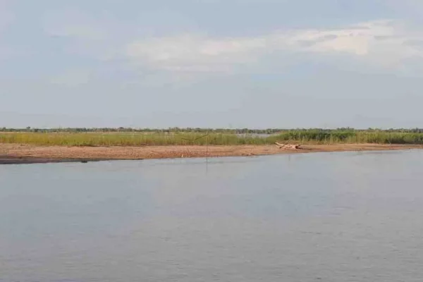 Corrientes: entró a una laguna a pescar y desapareció