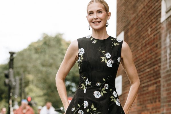 Los vestidos de invitada que hemos visto en el street style de Londres nos inspiran para las próximas bodas