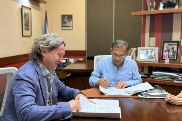 El ministro Cardozo firmó convenio con la Universidad Nacional de Mar del Plata