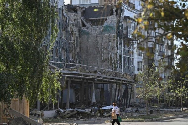 Al menos tres muertos en un ataque ruso en la ciudad natal de Zelenski mientras Rusia intercepta más de 100 drones ucranianos