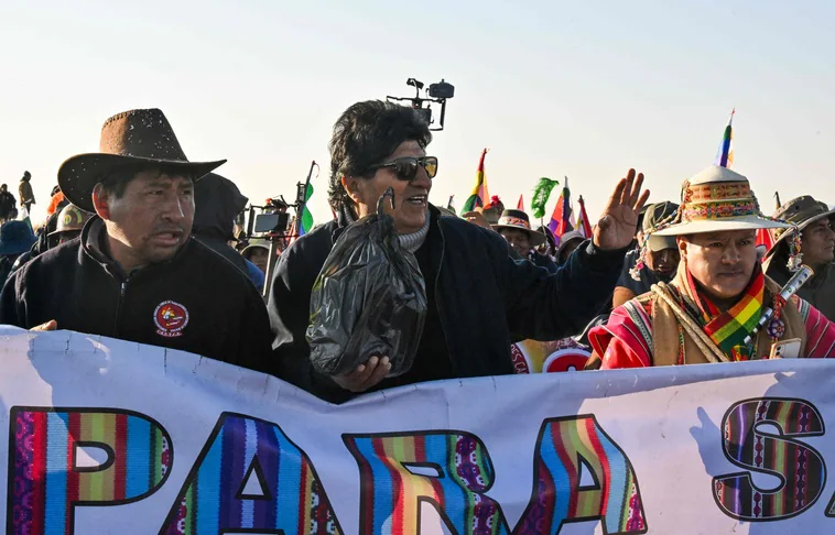 Violentos enfrentamientos en El Alto, Bolivia, en la marcha liderada por Evo Morales contra el Gobierno de Luis Arce