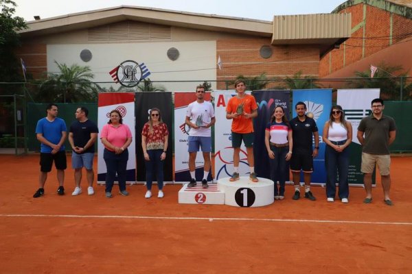 El correntino Lautaro Midón celebró un título en Asunción