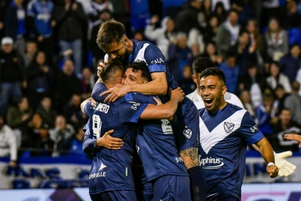 Vélez se hizo fuerte como local, le ganó a Estudiantes y es más puntero que nunca