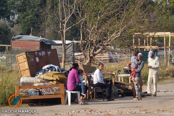 Crisis y motosierra: uno de cada dos argentinos está bajo la línea de pobreza y hay 5,7 millones de indigentes