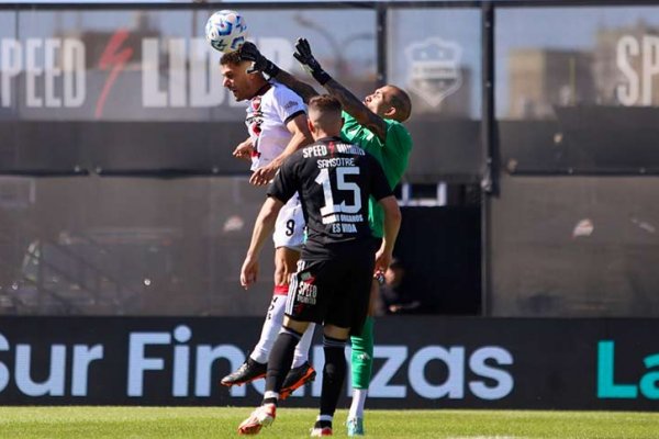 En un partidazo, Newell’s tuvo todo para ganarlo pero se dejó estar y empató 3 a 3 con Riestra