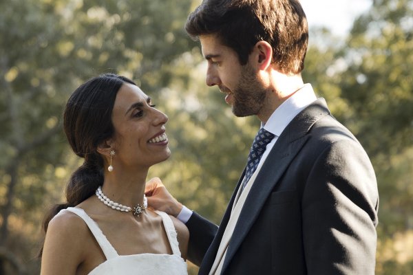 La novia madrileña que triunfó en su boda con una falda de flores