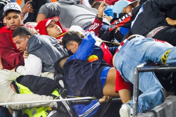 Batalla campal en Colombia en el duelo entre Atlético Nacional vs. Júnior