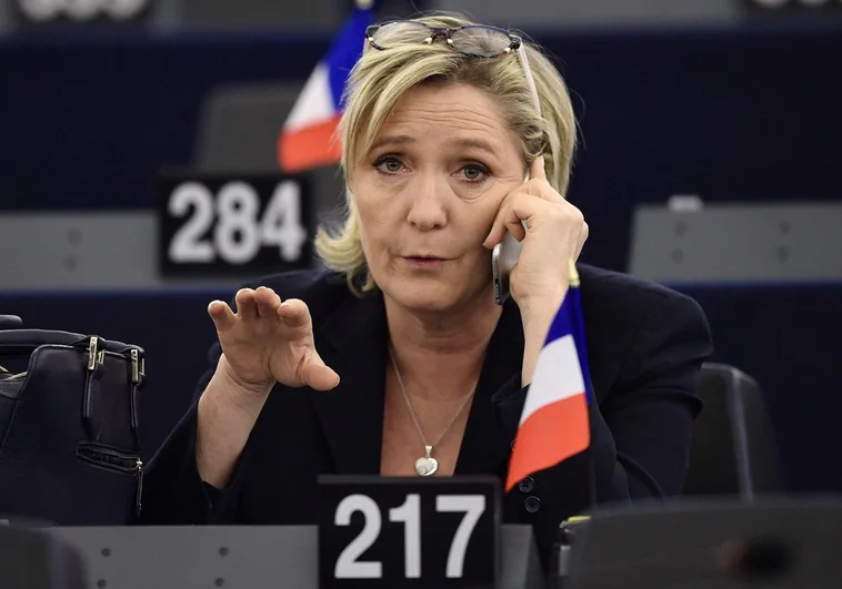 Comienza el proceso contra los Le Pen por malversación de fondos de la UE