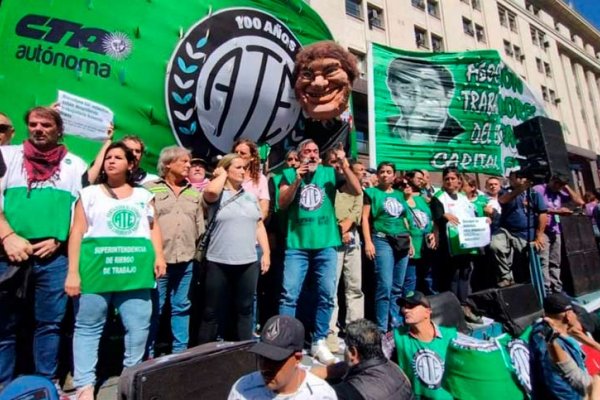 Frente a la ola de despidos, trabajadores estatales realizan protestas y asambleas en todos los organismos