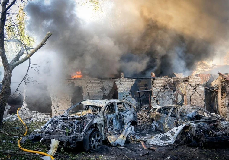 Al menos siete muertos tras un bombardeo ruso en un mercado de Jersón