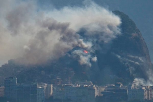 La nube de humo provocada por miles de incendios cubre el 80% de Brasil