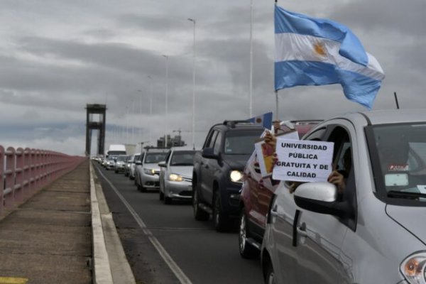 Corrientes y Resistencia: la UCR que apoya a Milei se mimetiza con el reclamo universitario