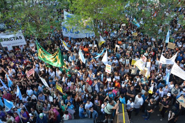 LA OTRA MARCHA! Corrientes y Chaco abrazaron a la Universidad Nacional del Nordeste