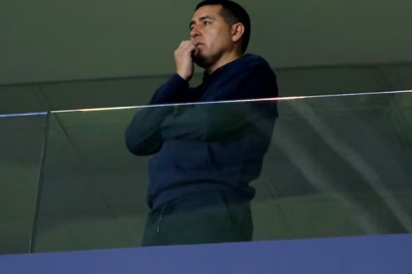 La advertencia de Riquelme a Gago en medio de las negociaciones