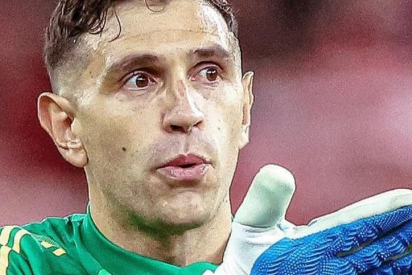 Gran victoria de Aston Villa por Champions: Dibu Martínez, clave