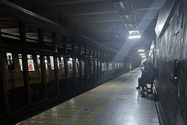 Registran un apagón masivo en el Área Metropolitana de Buenos Aires: estaciones de subte suspenden servicios