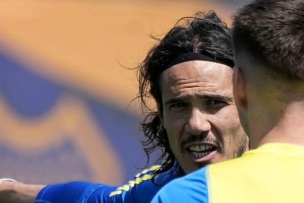 Cavani le confirmó a Riquelme y Boca su deseo de renovar