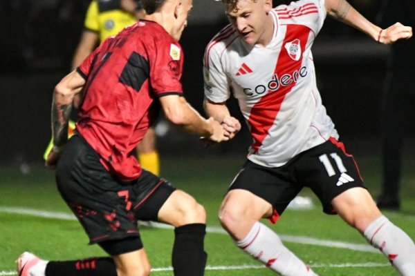 River no pudo romper el cero ante Platense y sigue lejos de Vélez