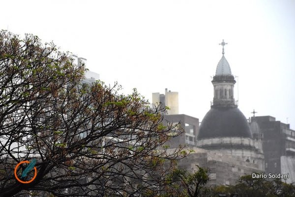 Lunes nublado con pronóstico de lluvia para la mañana y tarde de hoy