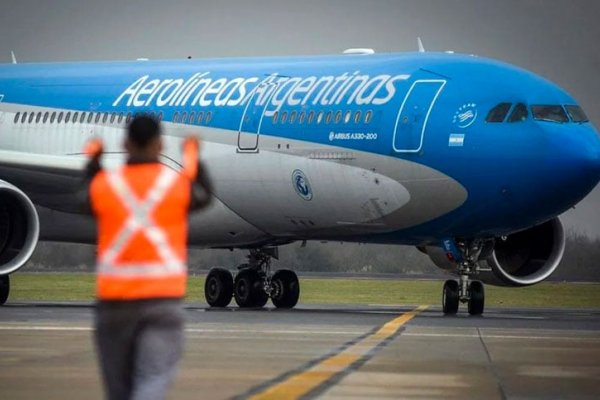 La Justicia ordenó reincorporar a los tres pilotos despedidos de Aerolíneas Argentinas