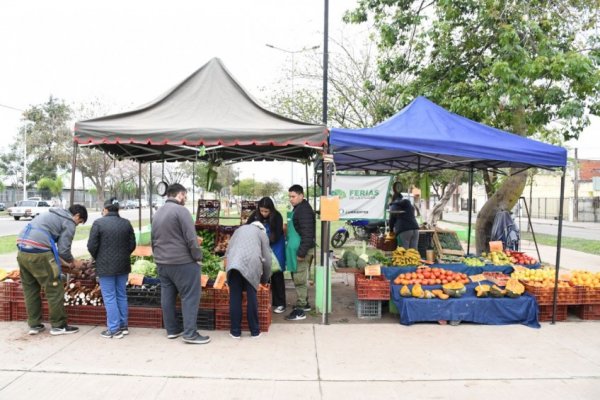 Los feriantes estarán hoy en dos plazas de Corrientes