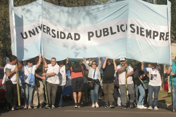 Trabajadores no docentes de la UNNE piden a legisladores de Corrientes y Chaco que rechacen el veto