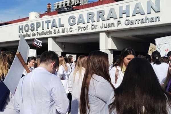 Hospital Garrahan: es el centro pediátrico más importante del país y atiende más de 650 mil consultas al año, pero sus trabajadores son pobres