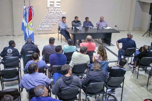 A la espera de una decisión del Gobierno de Santa Fe, los municipales de la provincia siguen en alerta y movilización