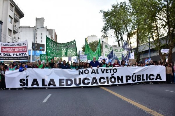 El Gobierno actualizará los salarios de docentes universitarios con retroactividad a abril