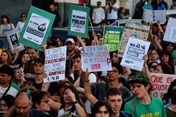 Estudiantes rosarinos harán vigilias para rechazar el veto a la Ley de Financiamiento Universitario