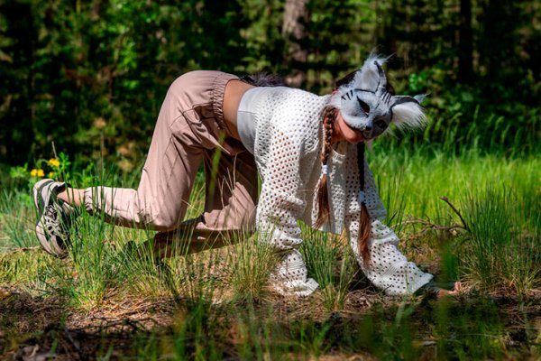 ¿Qué es el “quadrobing” y por qué es tendencia en otros países imitar los hábitos de los animales?