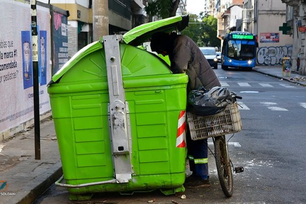 Una familia tipo necesitó casi un millón de pesos para no ser pobre en septiembre