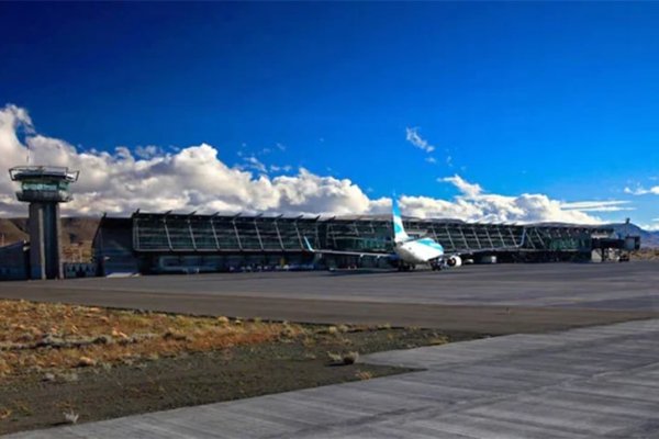 Tuvieron que evacuar el aeropuerto de El Calafate porque un pasajero dijo que tenía una bomba