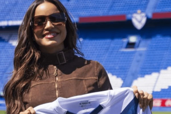 Vélez recibe a Emilia Mernes: 