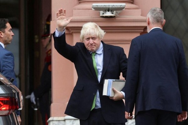 Milei recibe a Boris Johnson en la Casa Rosada