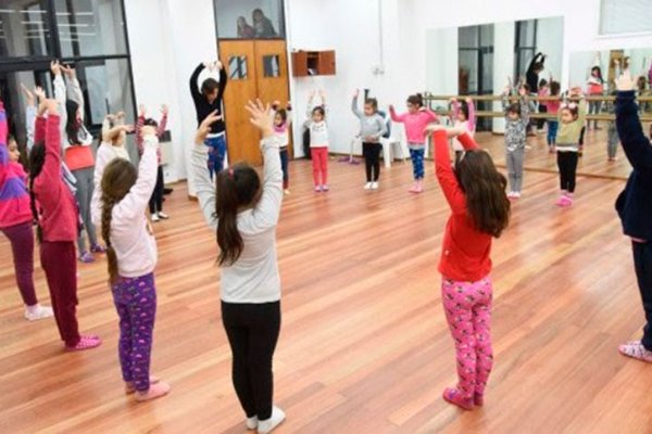 Abren las preinscripciones para el año académico 2025 en la Escuela Municipal de Danza y Arte Escénico