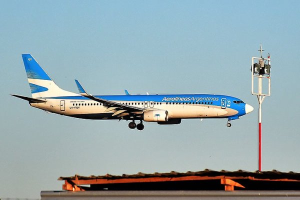 Milei: “Si no se puede privatizar Aerolíneas, estamos dispuestos a entregársela a los empleados”