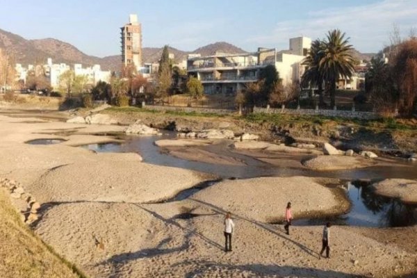 Córdoba decide su adhesión al Régimen de Incentivo a las Grandes Inversiones, ¿vienen por las tierras incendiadas y lo que queda de agua?