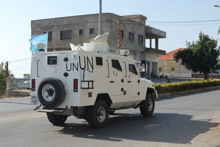 Un tanque israelí dispara de nuevo contra posiciones de la ONU en Líbano