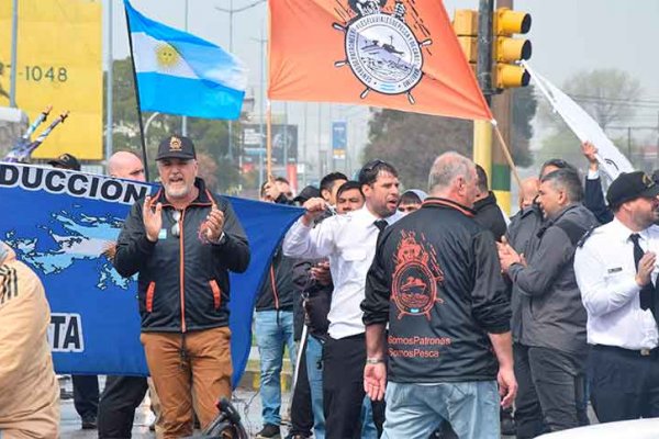 Fuerte rechazo de sindicatos de todo el mundo frente al cierre de la Escuela Nacional de Pesca