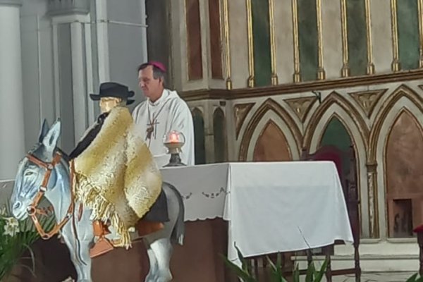 En la Catedral,  monseñor Canecin recordó que la santidad es un llamado para todos