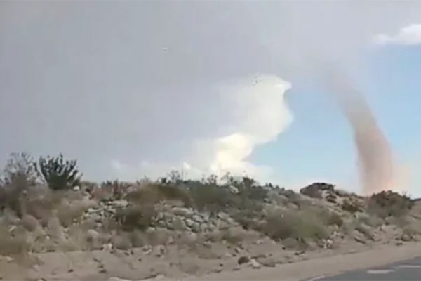 Un tornado sorprendió a vecinos de La Pampa: los videos del evento